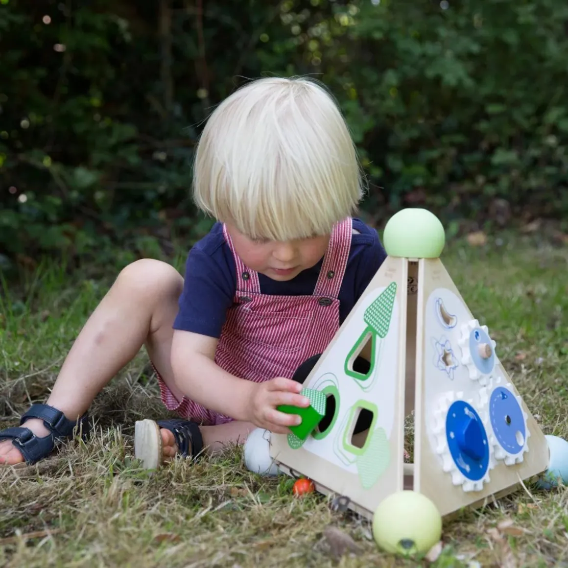 Classic World - Pyramid Activity Box