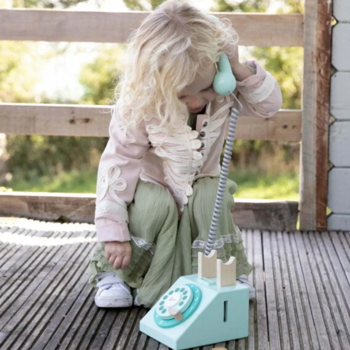 Classic World Play Telephone