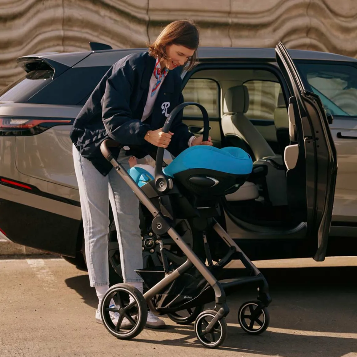 CYBEX 0-4 Years Car Seat Bundle - Moon Black