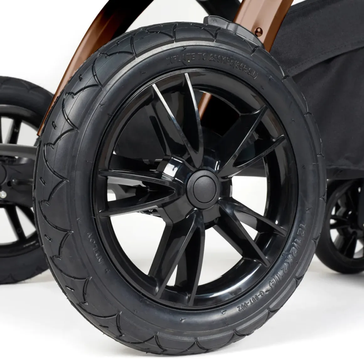 Ickle Bubba - Stomp Luxe - All in One i-Size Stratus Travel System & Isofix Base