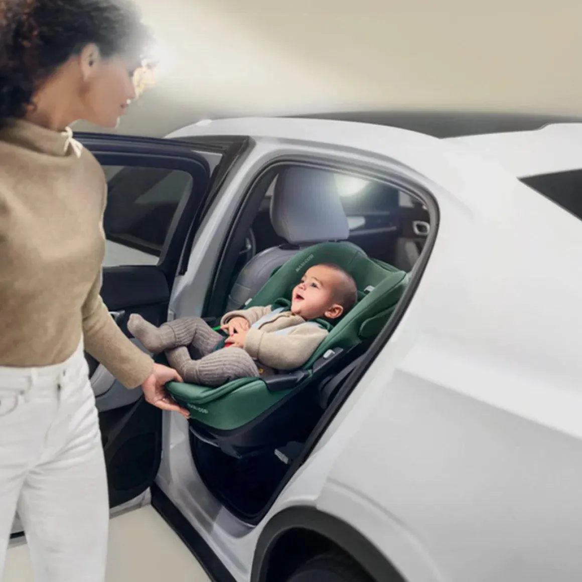 Maxi-Cosi Pebble 360 Pro Car Seat - Essential Black