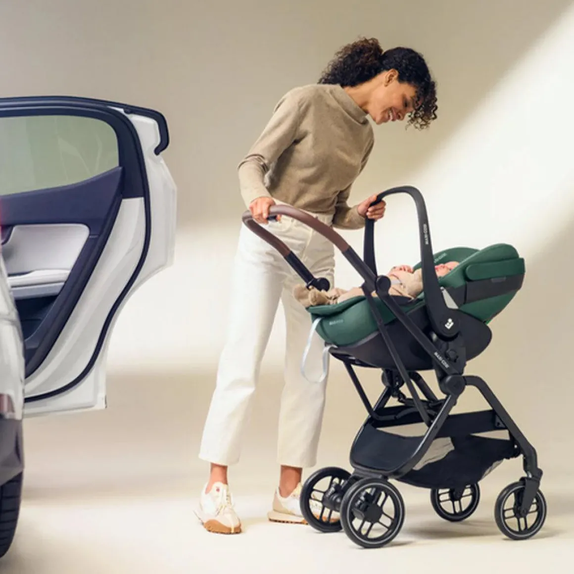 Maxi-Cosi Pebble 360 Pro Car Seat - Essential Black