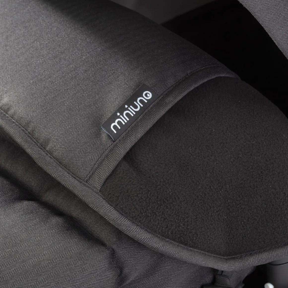 Miniuno Toura Travel System - Black Herringbone