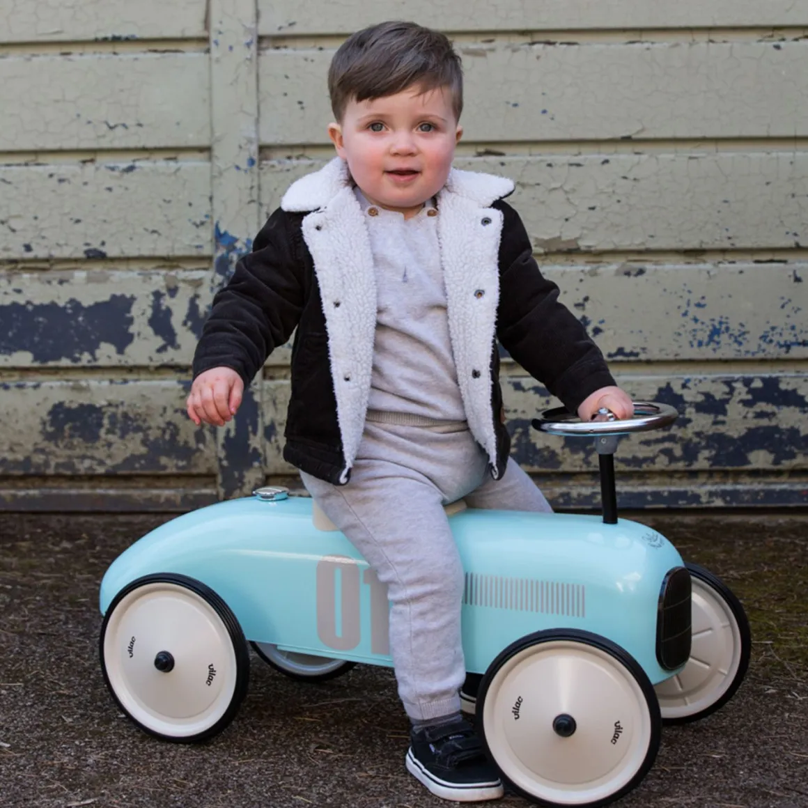 Vilac - Classic Car Light Blue